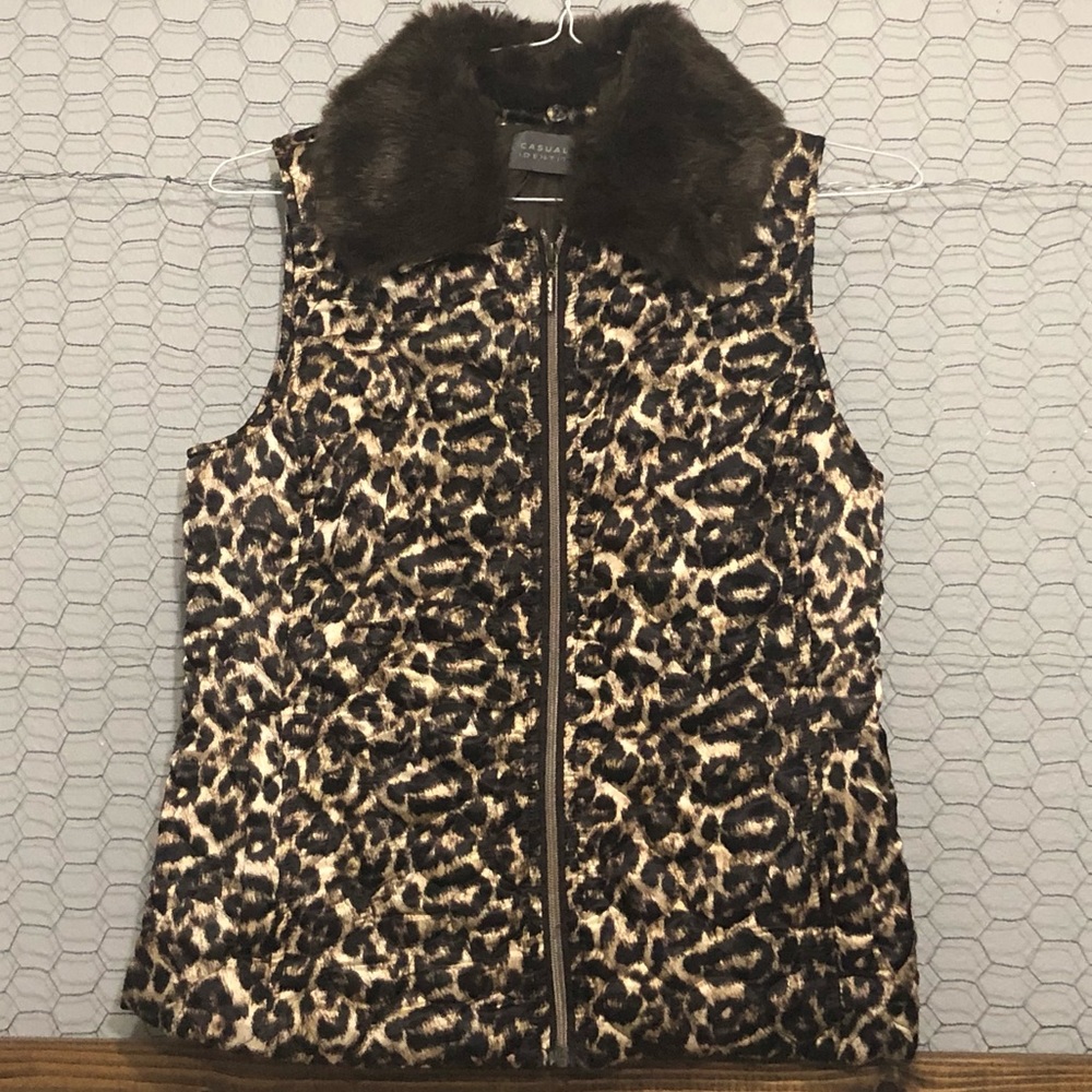 Leopard Print Sleeveless Puffer Vest